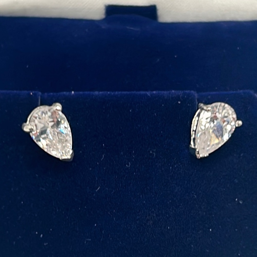 925 Crystal 3.ct Elegant Silver Teardrop Earrings​​​​​​​​​ - Picture 5 of 5
